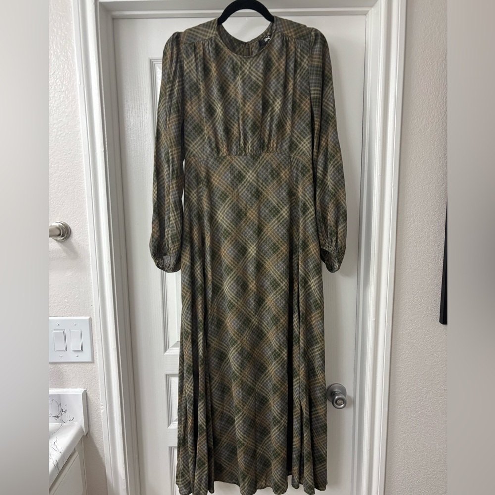Uniqlo Olive Plaid Long Sleeve Maxi Dress